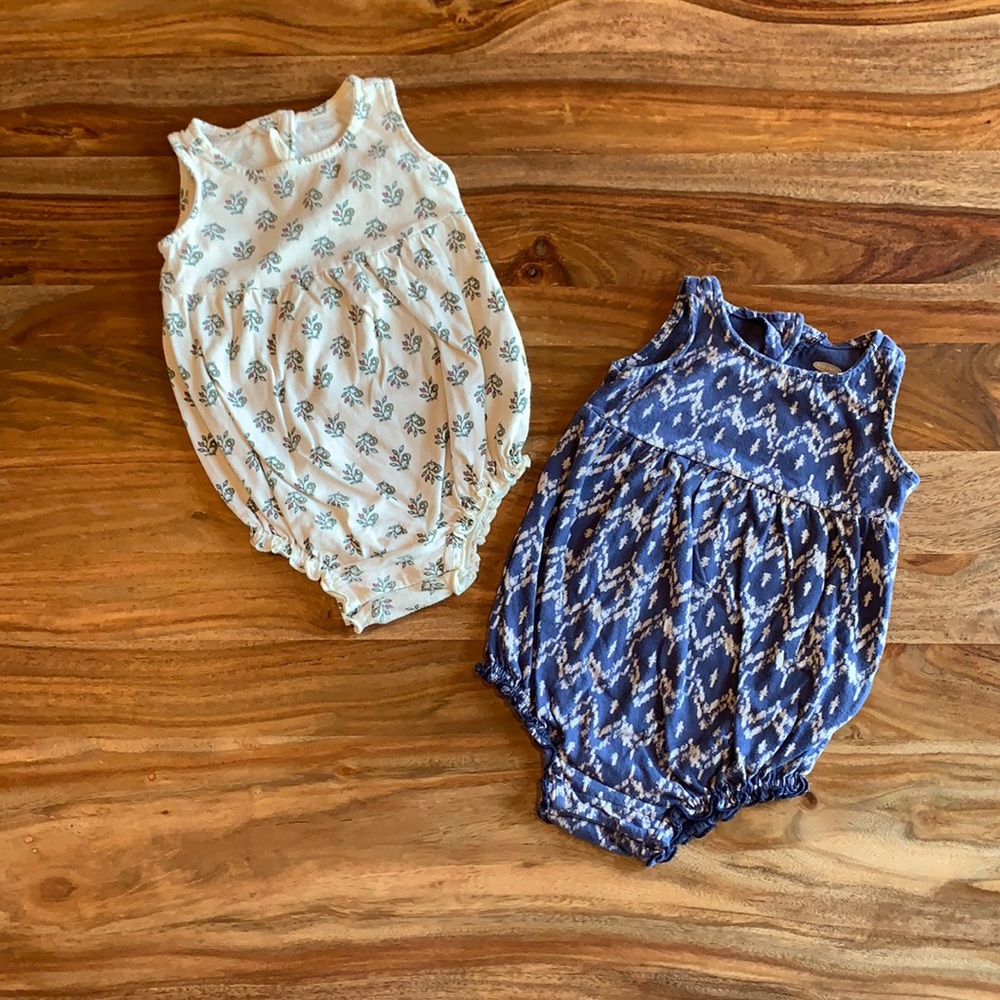 Cute Old Navy Summer Rompers size 6-12 Months
